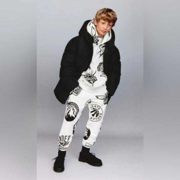 Zara Other - Zara Boys NBA All Over Print Hoodie White Black Size 8/9
